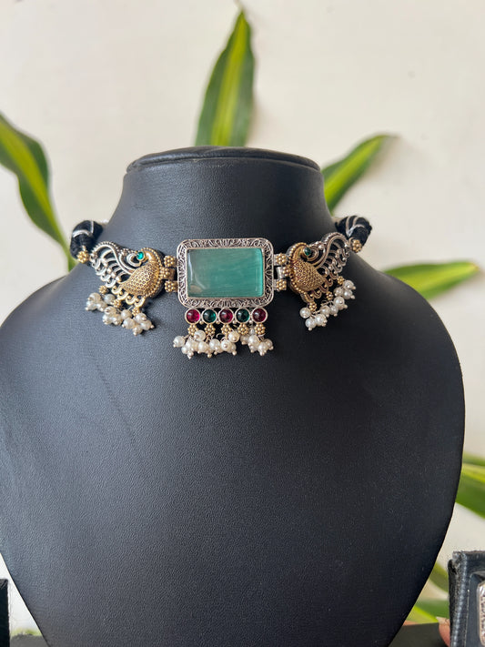 Dual tone choker set