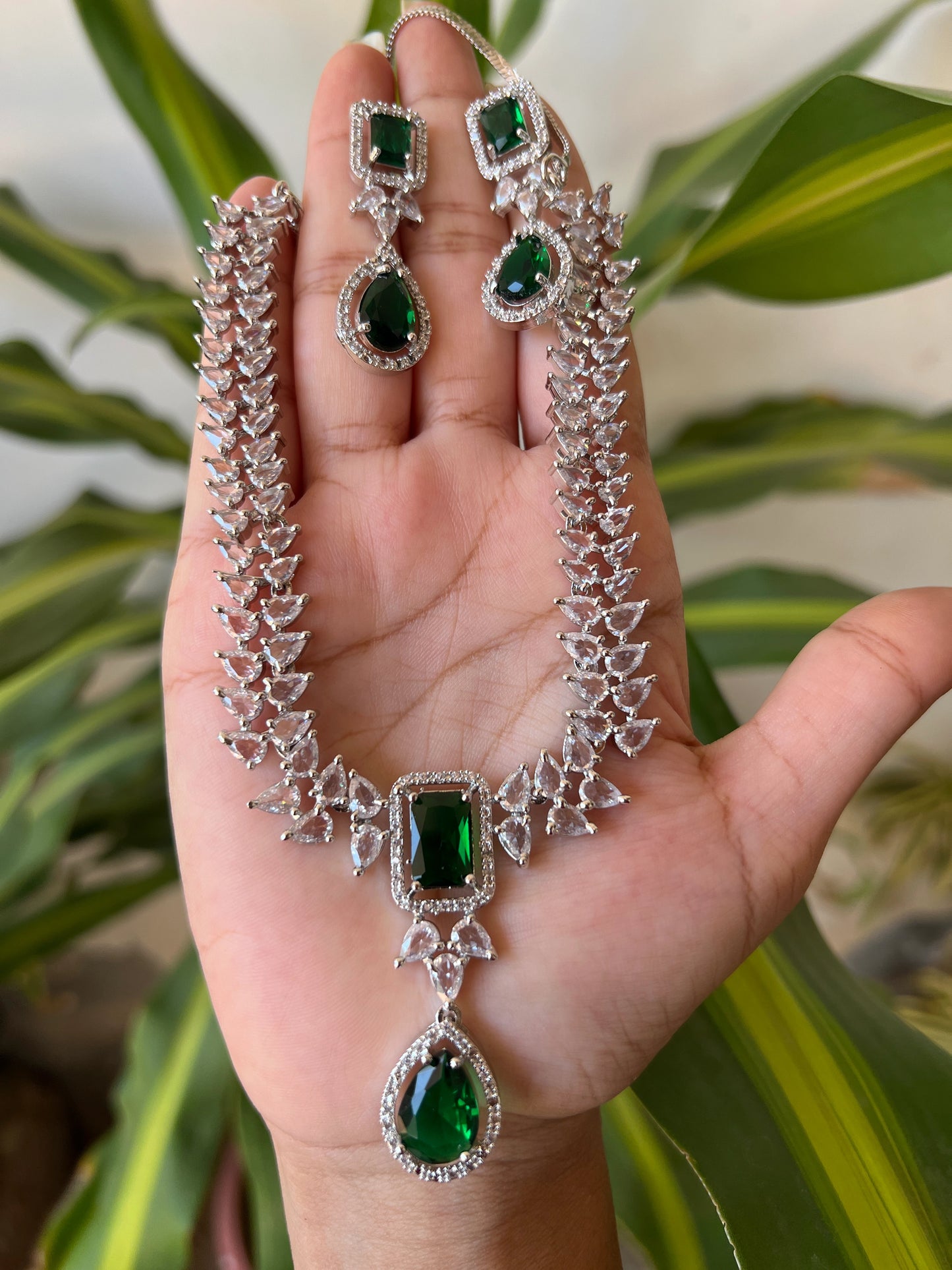 Ad necklace set