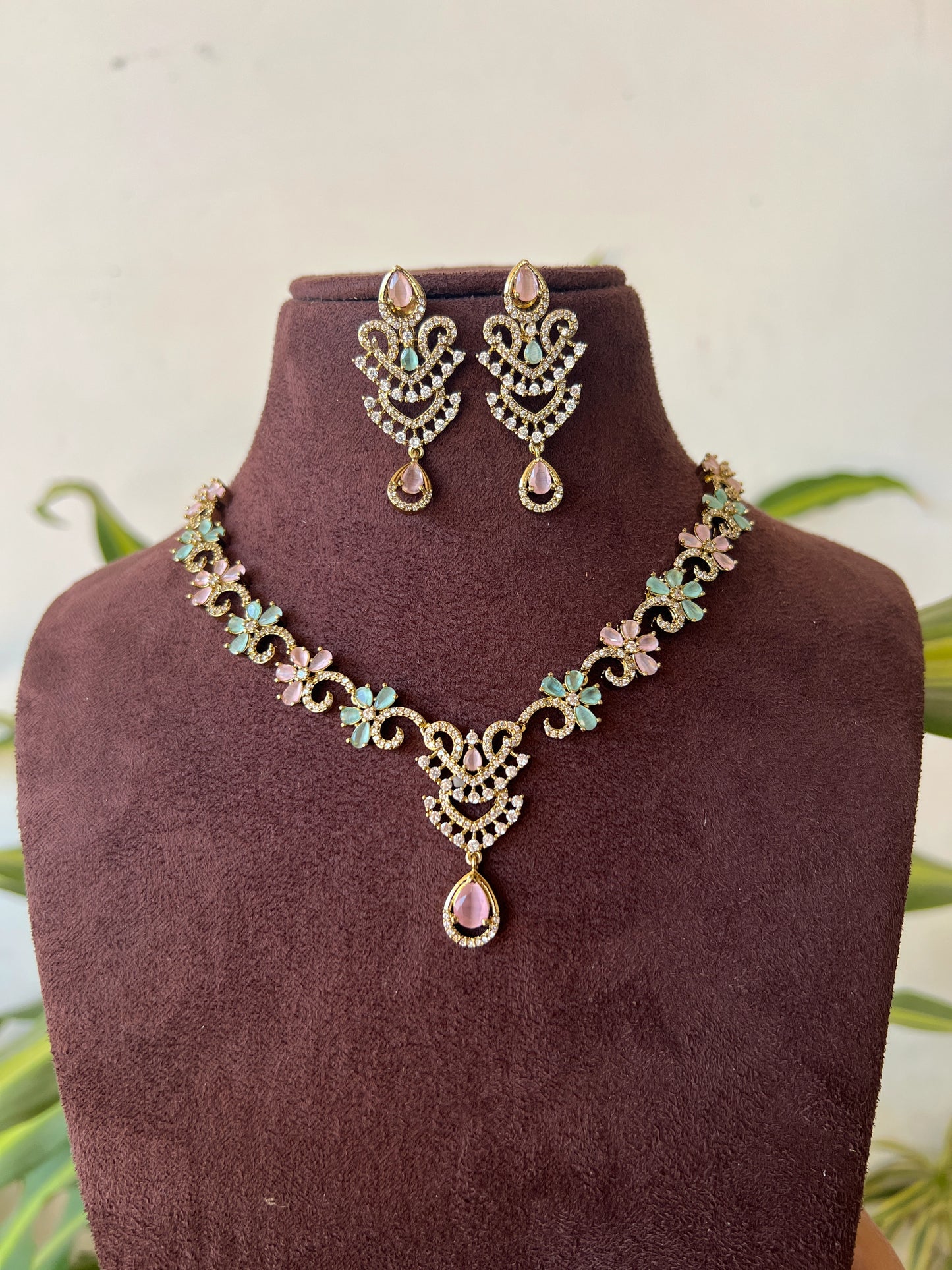 Ad necklace set