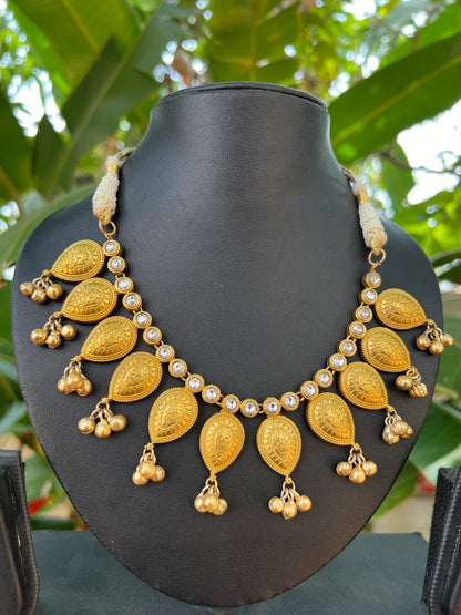 Antique gold  polish necklace set