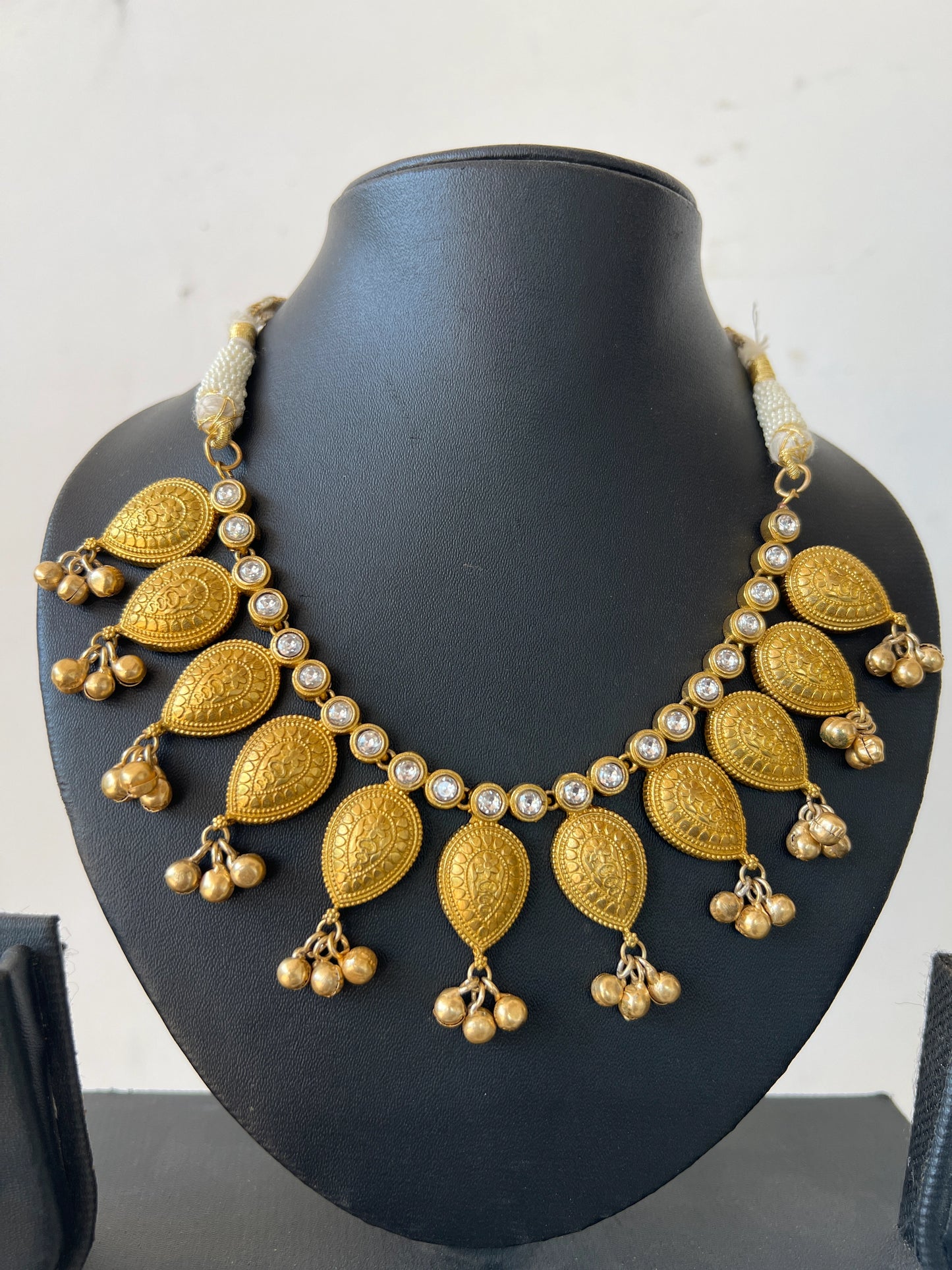 Antique gold  polish necklace set