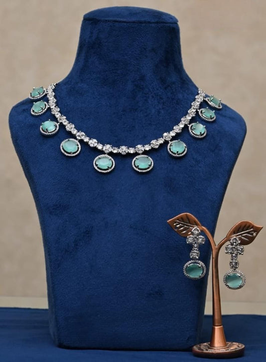 AD short necklace