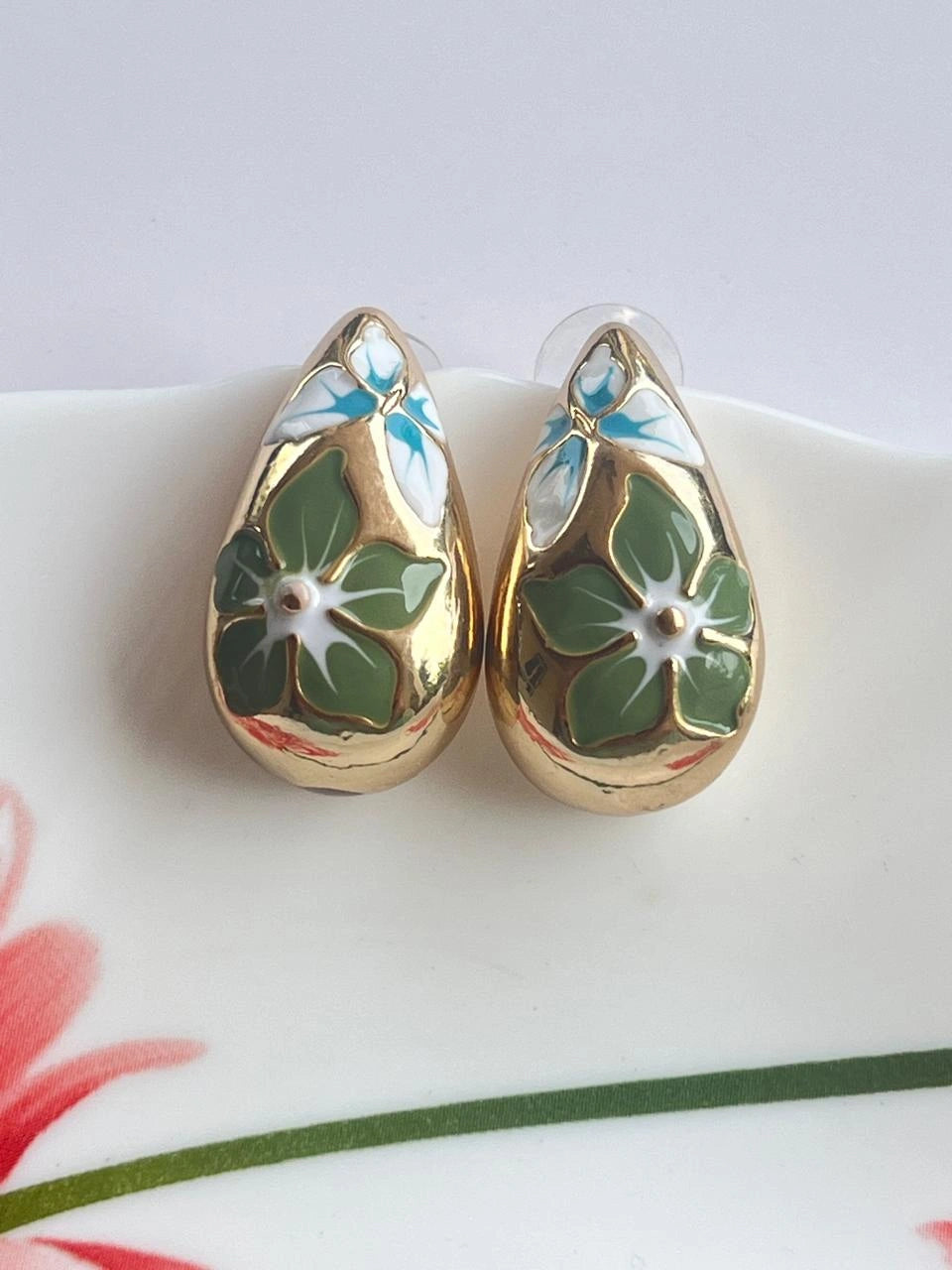 ear drop enamel green