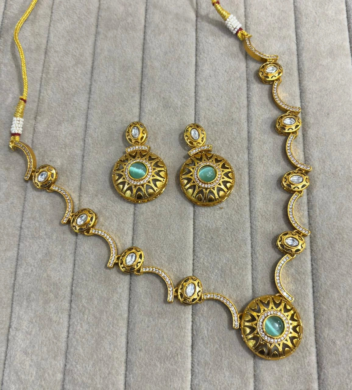 Fancy necklace set