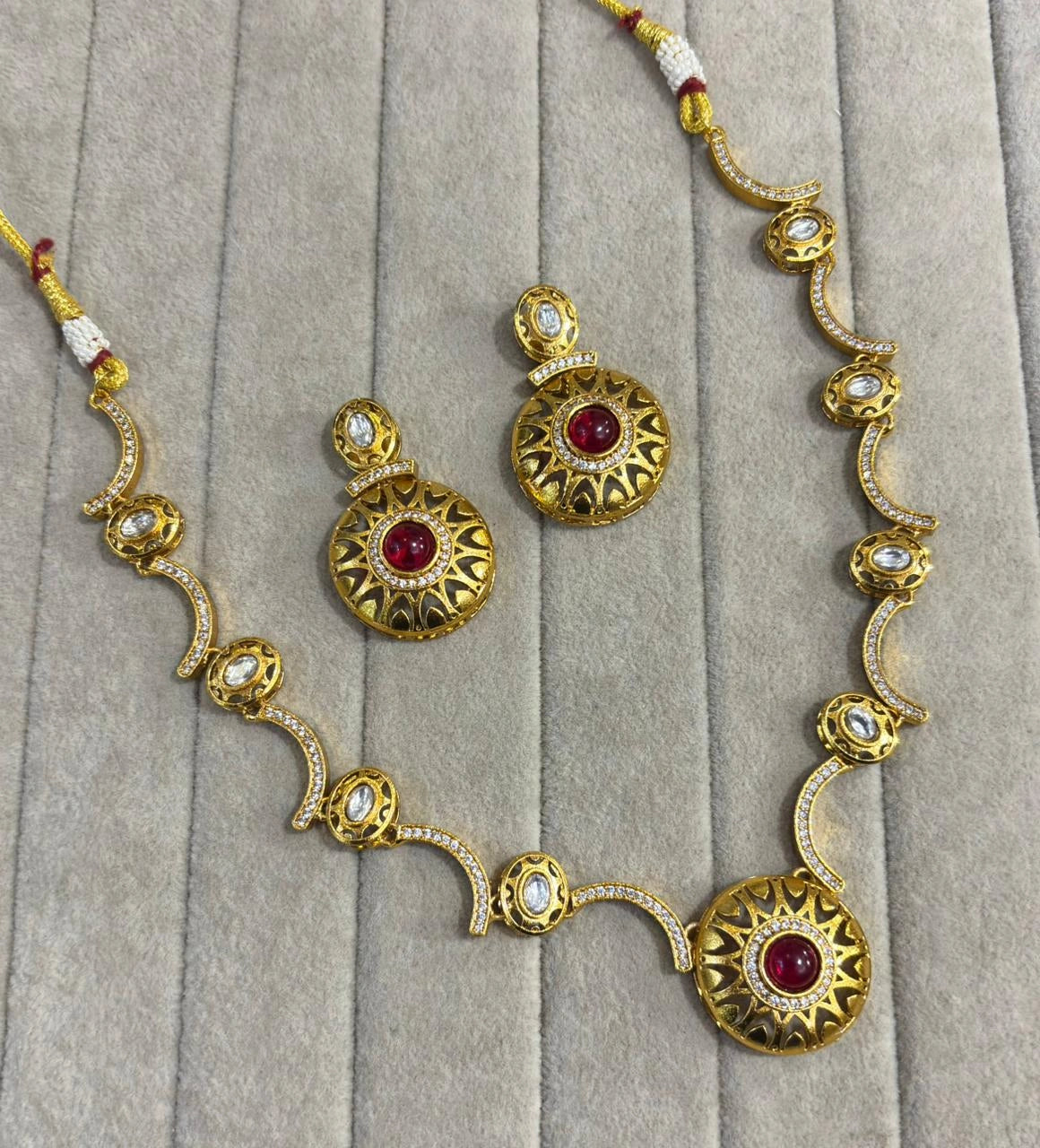 Fancy necklace set