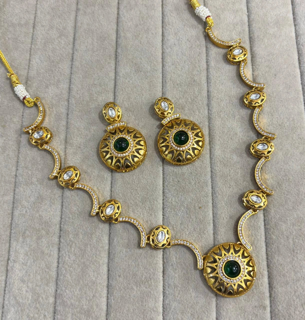 Fancy necklace set