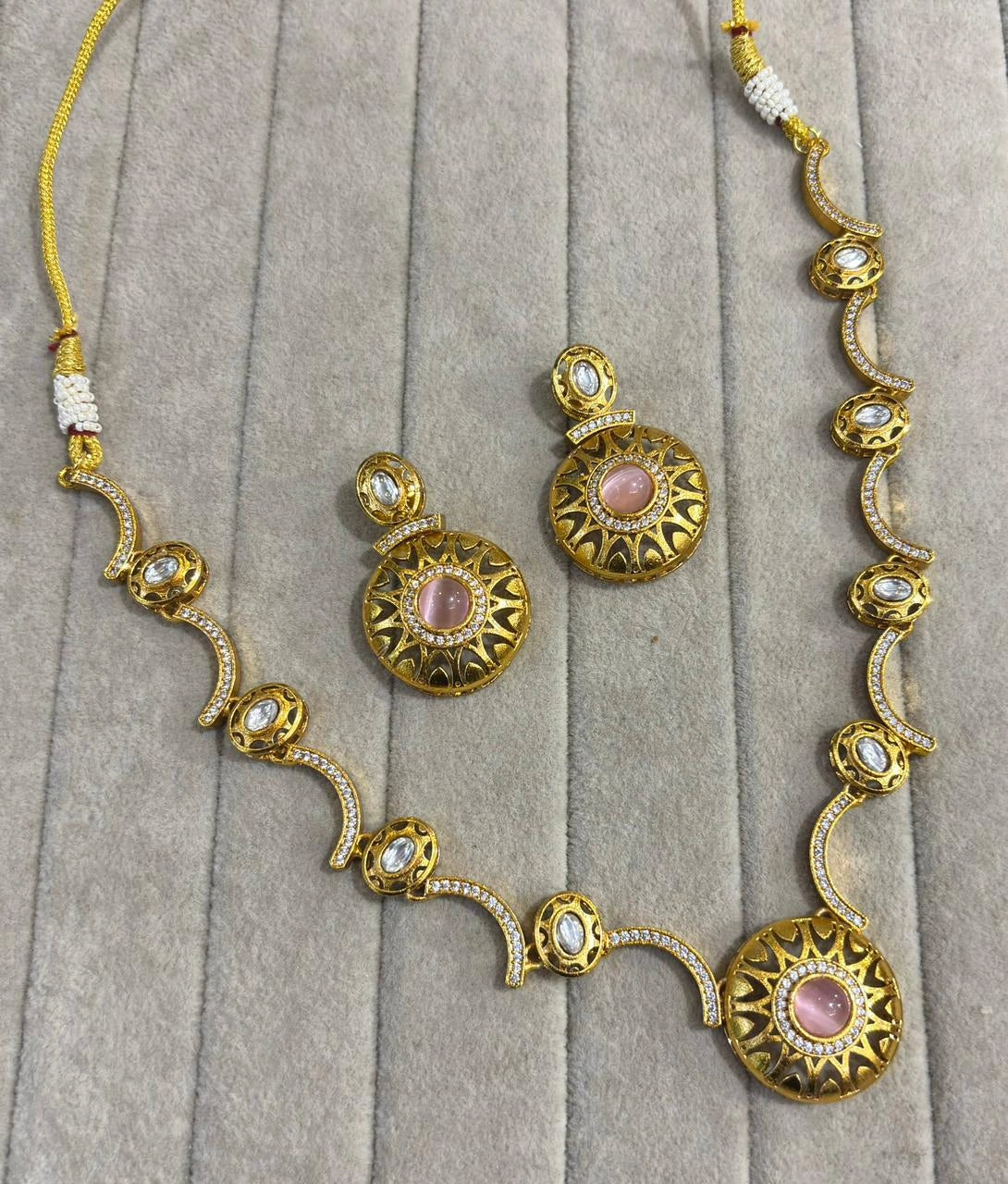 Fancy necklace set