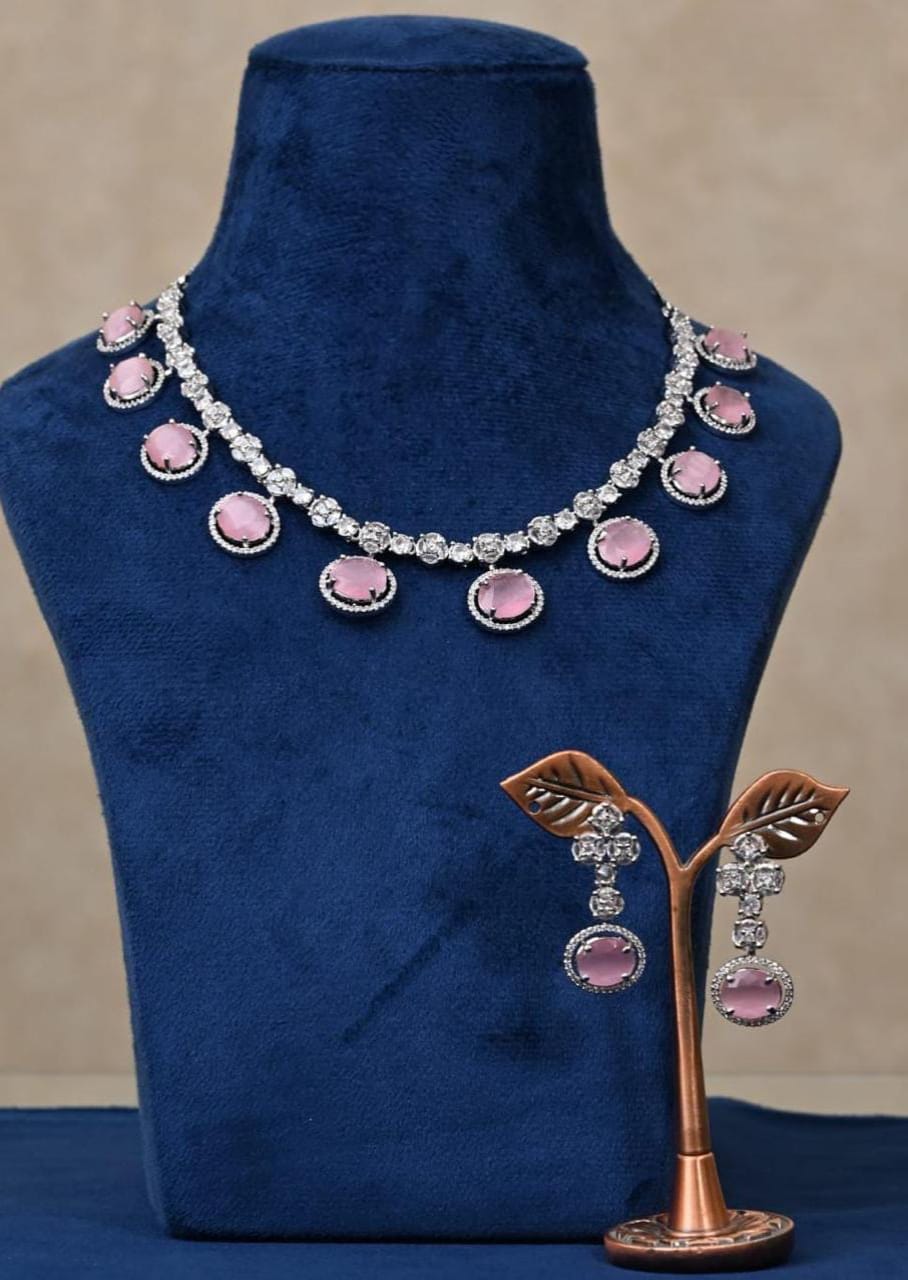 AD short necklace