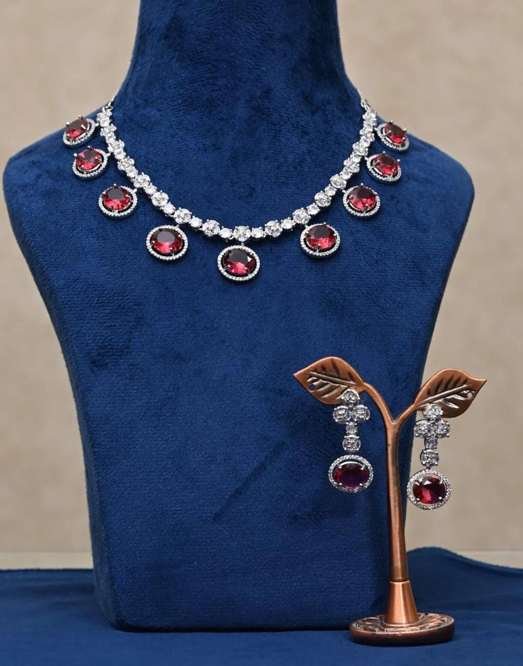 AD short necklace